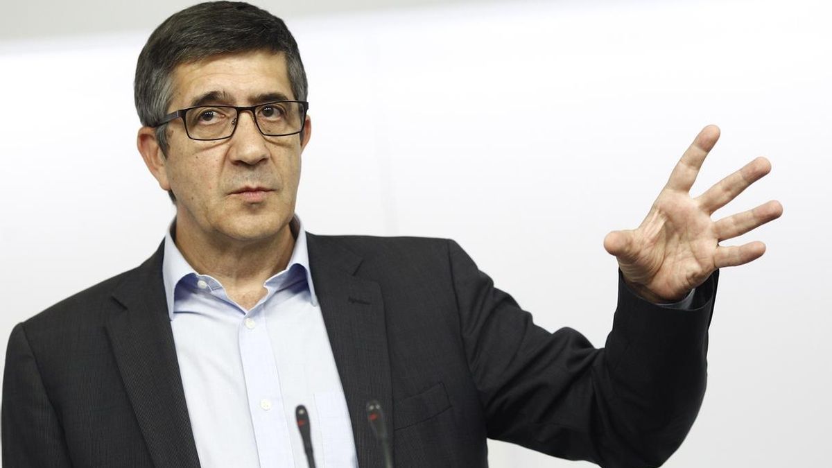 López cree que Rajoy "tiene miedo" a una reforma del pacto constitucional que el PSOE "renovará"