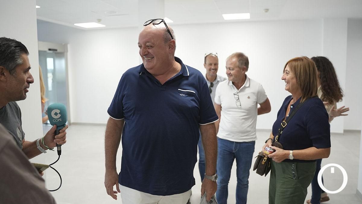 Llegada al aeropuerto de Córdoba del primer vuelo de Vueling desde Barcelona