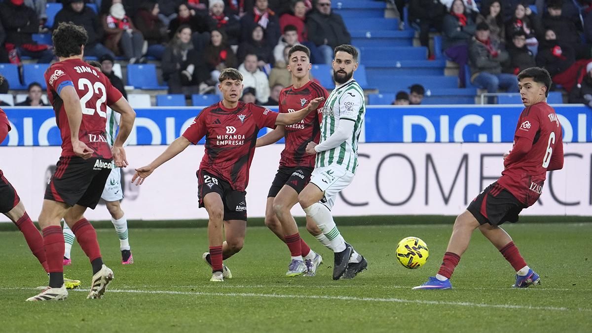 Las imágenes del CD Mirandés - Córdoba CF
