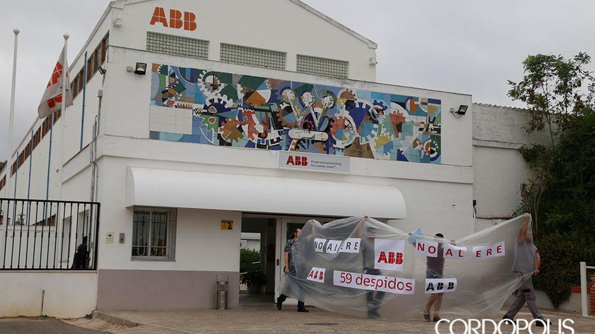 Plantilla de ABB se concentran contra el ERE