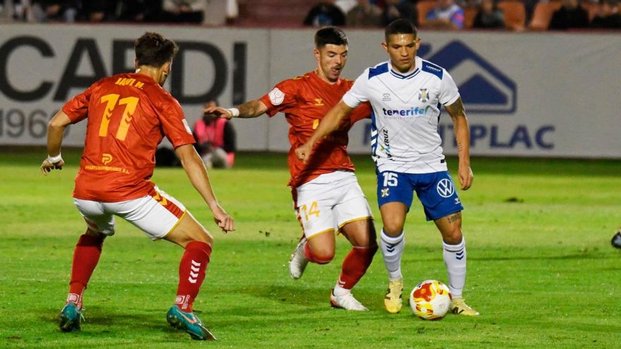 El Tenerife sobrevive en la Copa del Rey, en la que caen Las Palmas y San Fernando