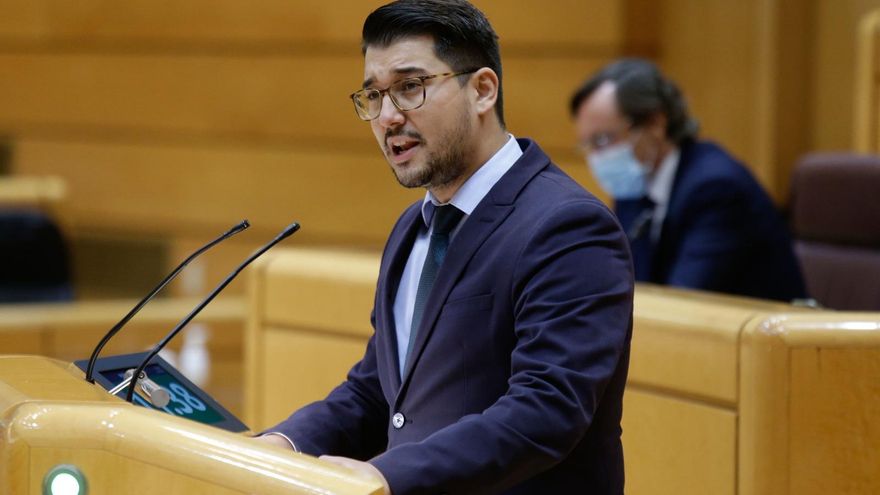 Fabián Chinea,  senador por La Gomera.