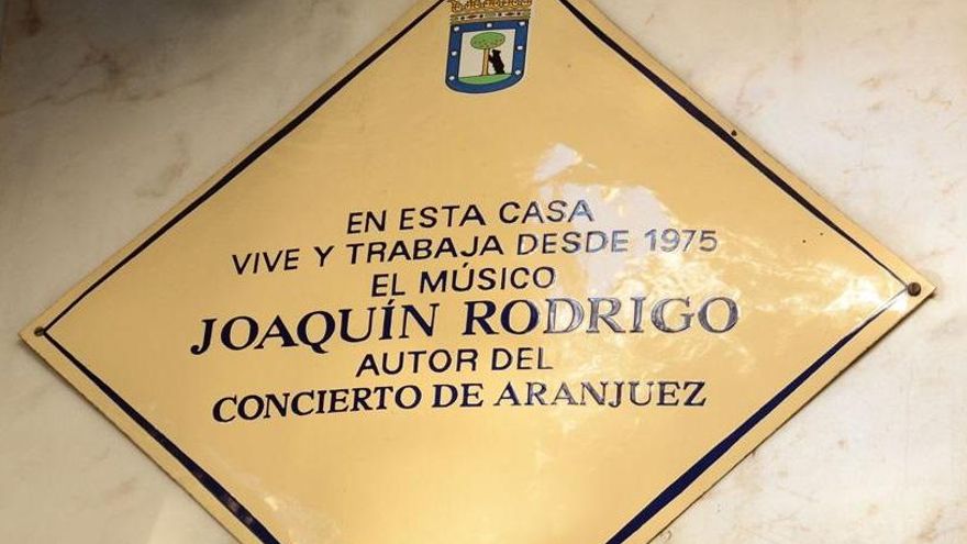 ¿Por qué (casi) no hay placas en la fachadas de Tetuán?