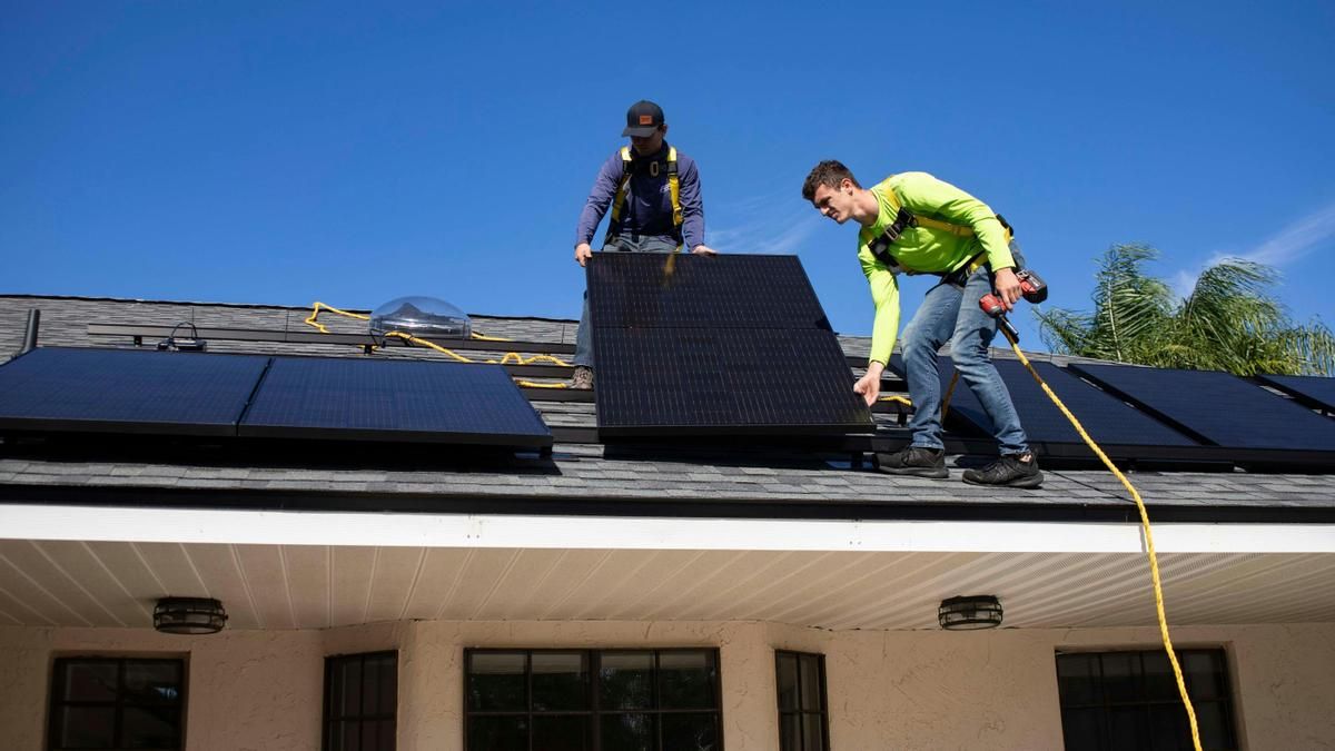 Una experta, sobre el uso individual o vecinal de placas solares: “Una instalación colectiva suele ser más interesante”