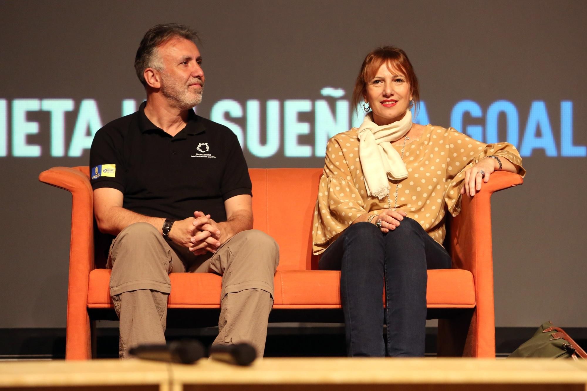 El consejero de Deportes del Cabildo de Gran Canaria, Ángel Víctor Torres y la consejera de Turismo, Inés Jiménez