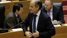 El President Camps habla con el vicepresidente Císcar