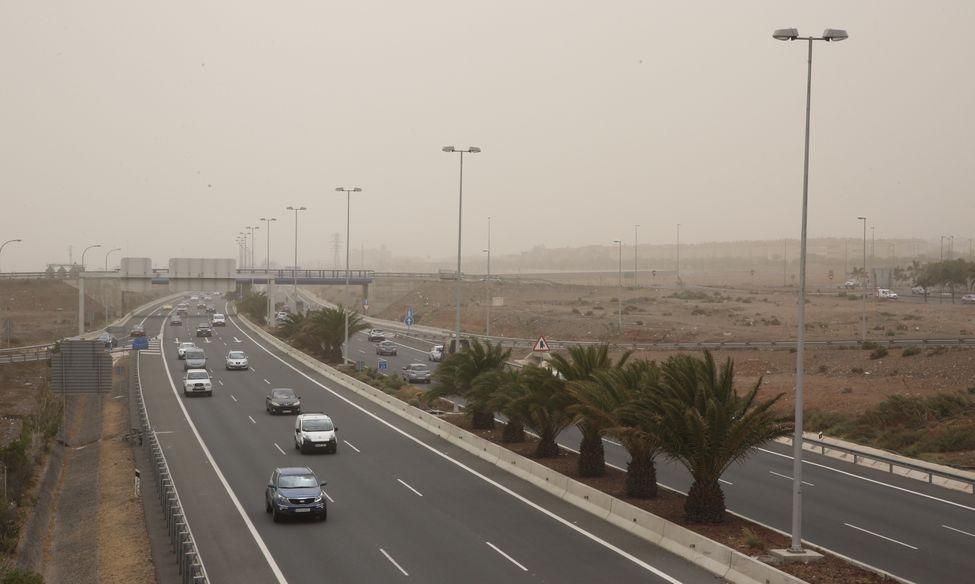 Calima en el sureste de Gran Canaria, percibida desde la autopista.
