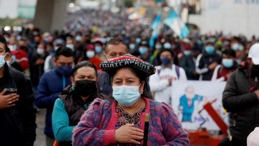 Guatemaltecos muestran su repudio al presidente Giammattei y piden su salida