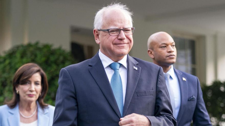 Quién es Tim Walz, candidato demócrata a vicepresidente: el favorito de Bernie Sanders que desespera a Trump por llamarle "raro"