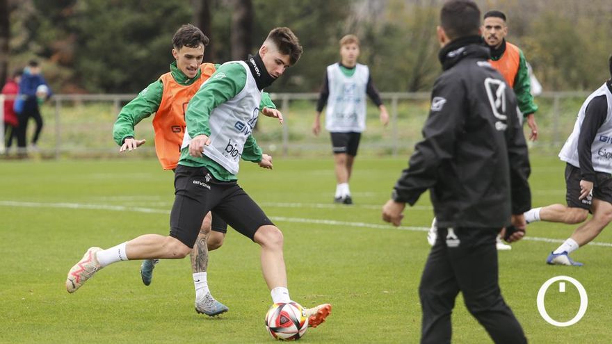 Alerta amarilla en la defensa del Córdoba CF: Carlos García, apercibido de sanción