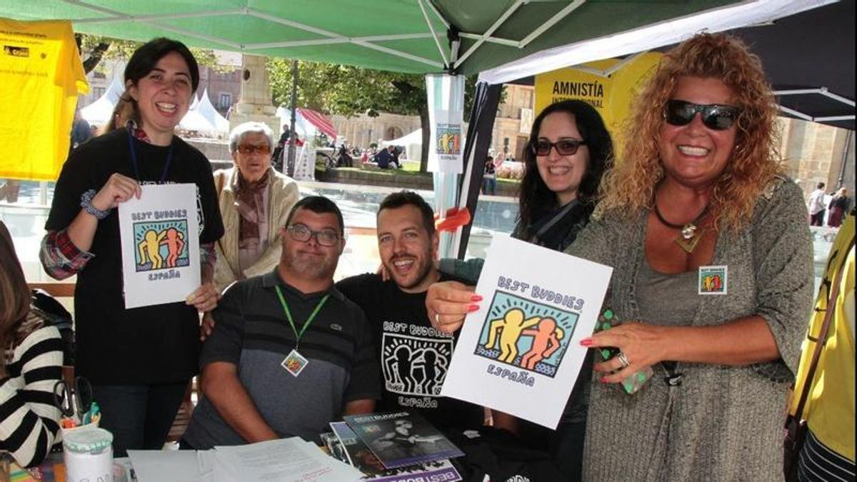 León solidario: Más de 30 entidades sociales salen este sábado a la calle en la XIV Feria del Voluntariado