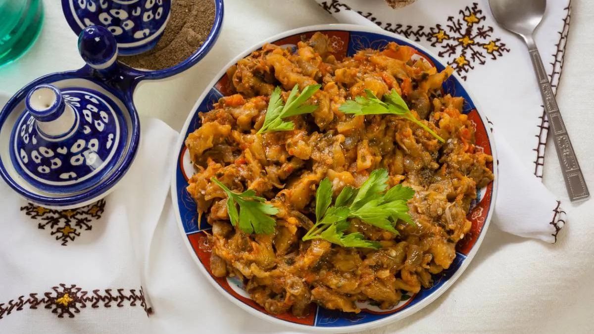 Zaalouk: los secretos del pisto de verduras marroquí que se prepara con berenjena, tomate y especias