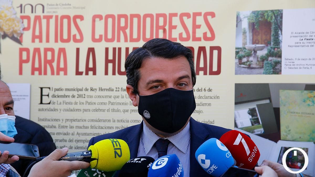 Inauguración de la exposición '100 Años de Patios' en la Plaza de las Tendillas.