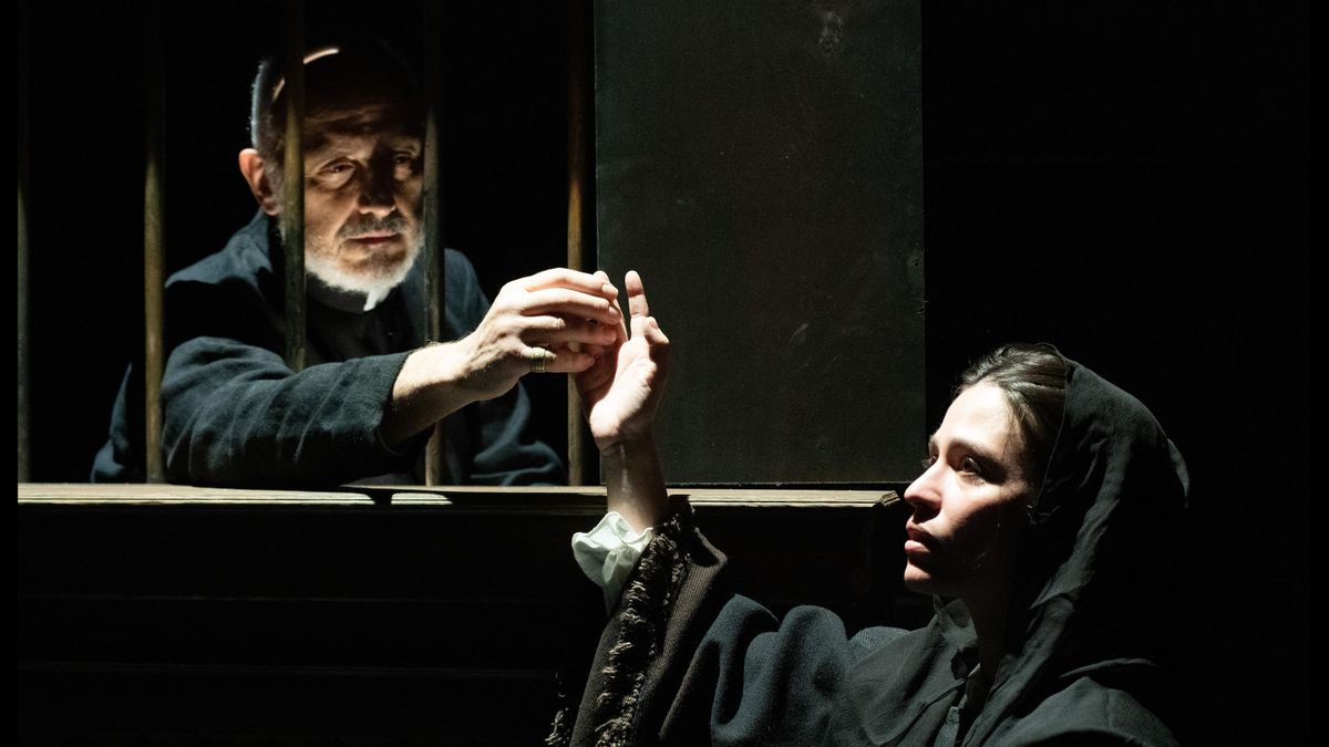 Momento de una escena de 'Noche', la versión teatral de la obra de Alejandro Sawa