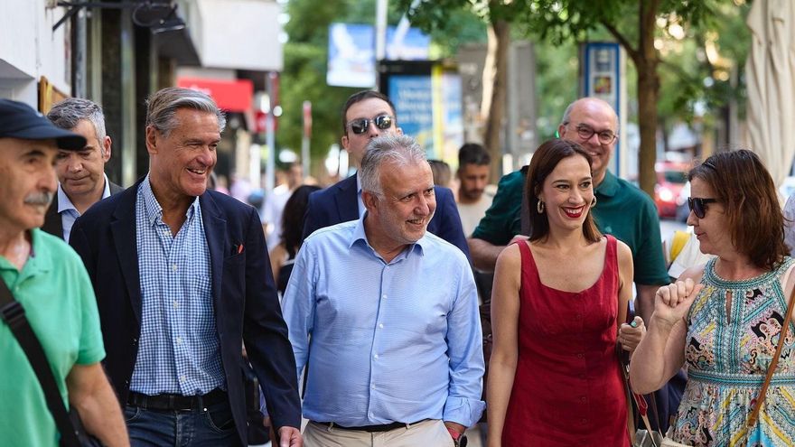 El ministro de Política Territorial y Memoria Democrática, Ángel Víctor Torres, a su llegada al Comité Federal que el PSOE celebra este sábado.