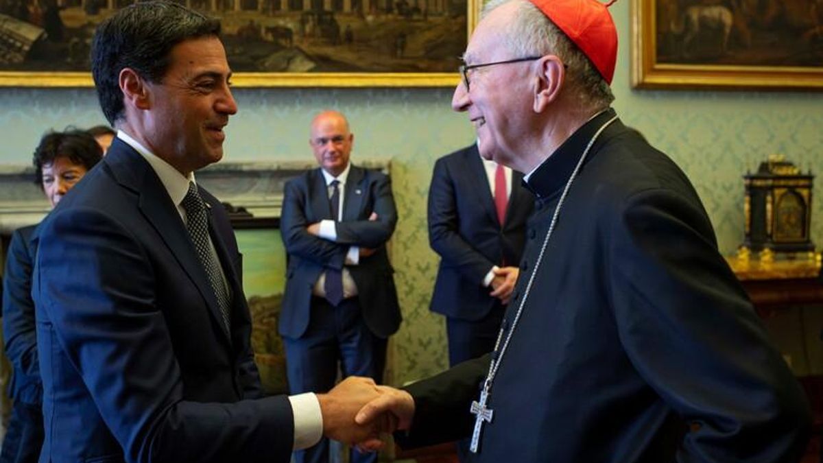 Pradales, con Pietro Parolin, secretario de Estado del Vaticano