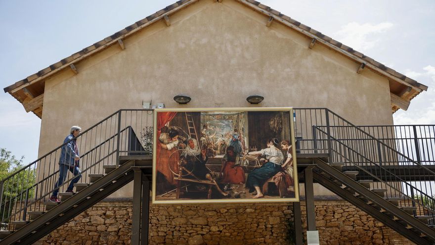 Las obras del Prado alegran las calles de Paiporta y de otros municipios arrasados por la Dana por el Día Internacional de los Museos