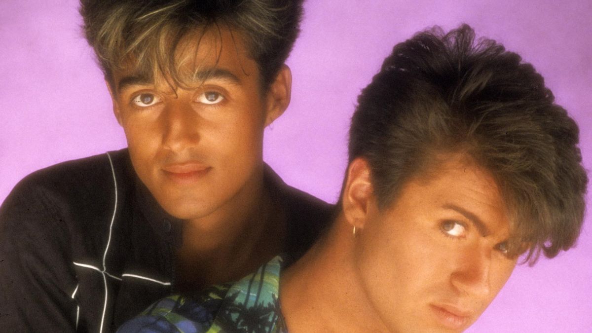 El grupo Wham! formado por George Michael y Andrew Ridgeley, durante la presentación de su primer albúm"Fantastic" en 1983.