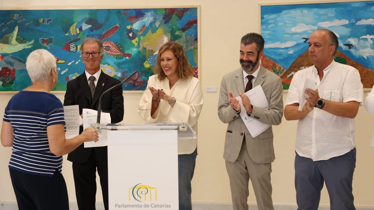 Arte para romper estigmas: El Parlamento de Canarias expone una muestra de pintura realizada por pacientes de la unidad de Salud Mental del HUC