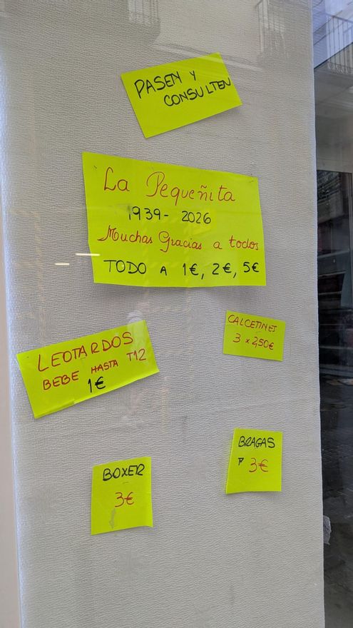 Cartel de liquidación en La Pequeñita