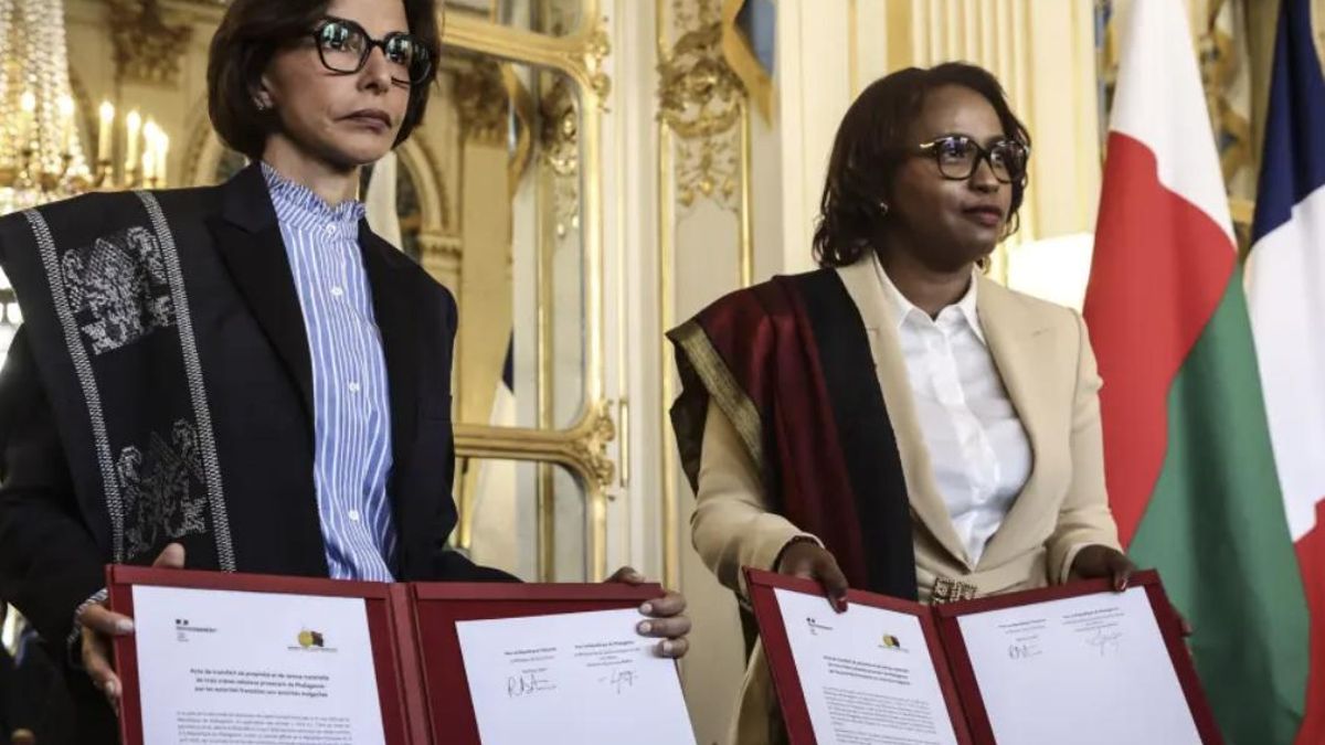El ejército dirigido por Augustin Gérard aplastó la resistencia del reino, asesinó a sus líderes y trasladó la cabeza del monarca al Museo de Historia Natural de París