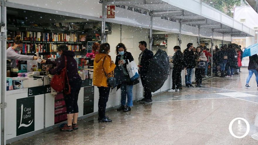 Lluvia de letras en el Bulevar tras dos años sin Feria del Libro