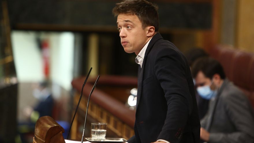 El líder de Más País, Íñigo Errejón, interviene durante una sesión plenaria en el Congreso de los Diputados, en Madrid (España), a 15 de diciembre de 2020. El Pleno del Congreso debate hoy la propuesta del PNV de habilitar a las administraciones la reserv
