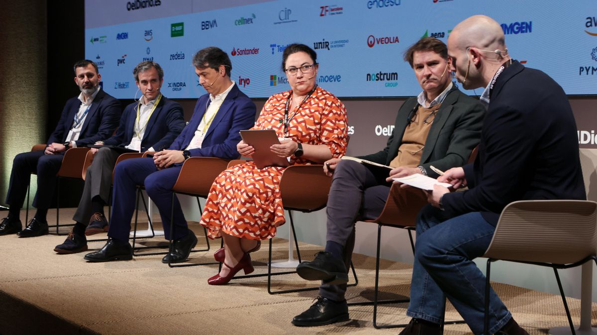 Instantes de la décima mesa del VI Foro Económico de elDiario.es