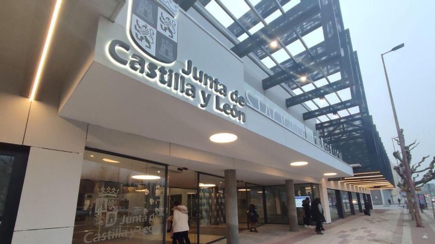 La Junta tarda casi 3 años en impulsar en León el Centro de Control de autobuses con 11 veces menos de la inversión prometida