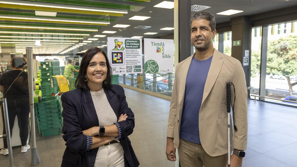 Patricia Muñoz, junto a Enhamed Enhamed Mohamed Yahdih.