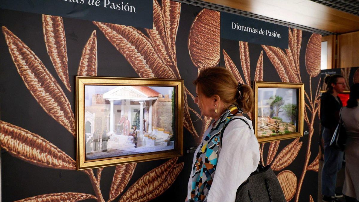 Fundación Cajasol inaugura el primer 'Memorial Juan Luis Seco' póstumo y 'Dioramas de Pasión'