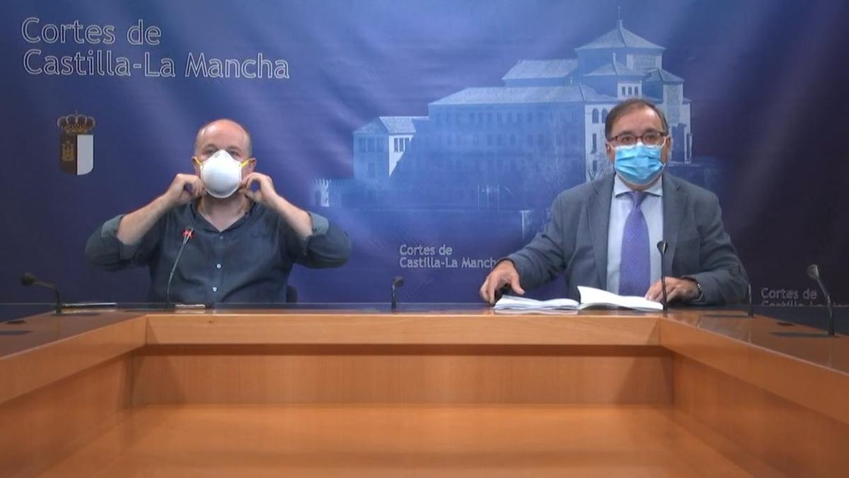 Alejandro Ruiz, de Ciudadanos, a la izquierda y Fernando Mora, del PSOE, a la derecha