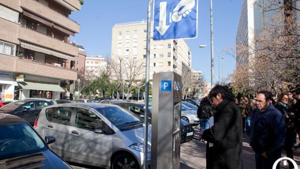 Los vehículos cero emisiones no pagarán nada durante la primera hora en la zona azul
