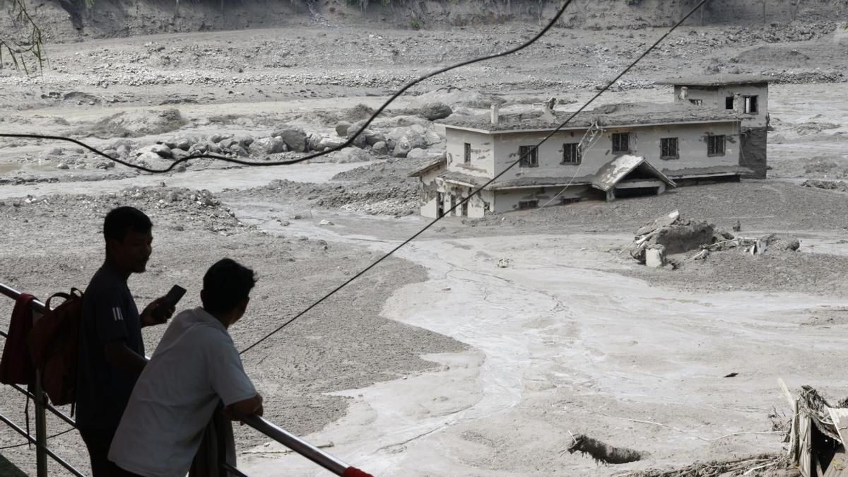 Una riada en la frontera entre Nepal y el Tíbet deja al menos 16 muertos y cientos de turistas en paradero desconocido