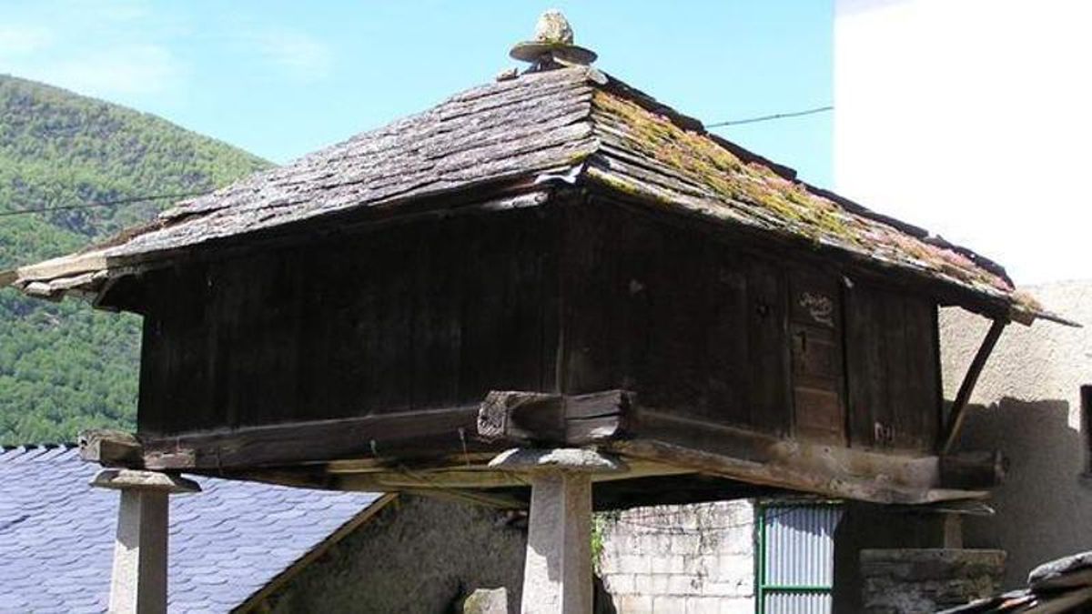 Posada de Valdeón acoge una jornada divulgativa sobre la conservación de los hórreos leoneses