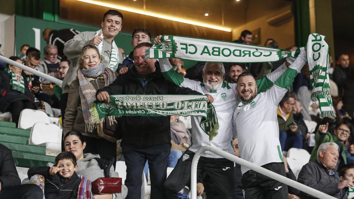 Grada Blanquiverde del Córdoba CF - Burgos CF