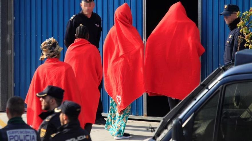 El Open Arms, el último gran rescate, mientras se triplican las pateras