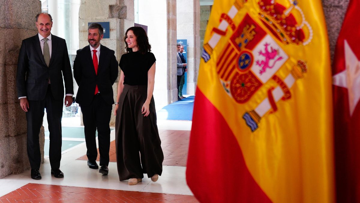 Asociaciones critican que Ayuso exija diez años de empadronamiento para optar a vivienda pública: "Es prioridad nacional"