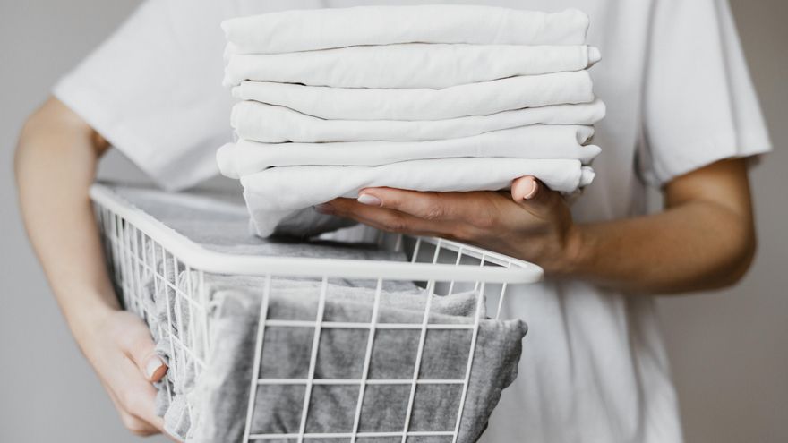 Cómo quitar las manchas amarillas de la ropa blanca