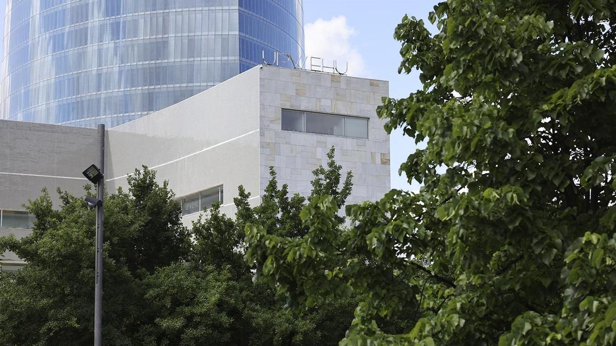 El Claustro de la Universidad pública vasca votará este martes los nuevos estatutos y decidirá su nombre