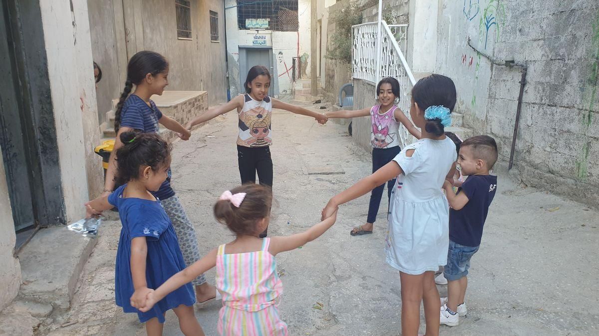 Niñas refugiadas de Palestina en uno de los campamentos para población refugiada.