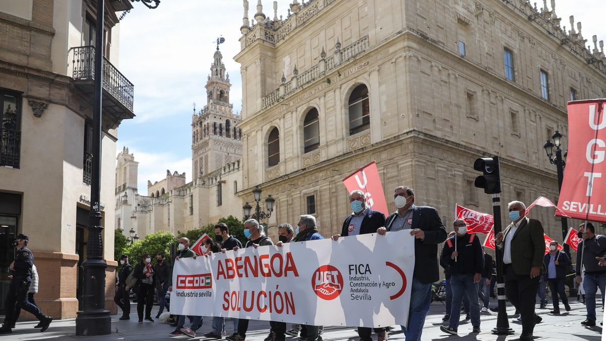 Manifestacion de Trabajadores de Abengoa en el centro de la ciudad de Sevilla.