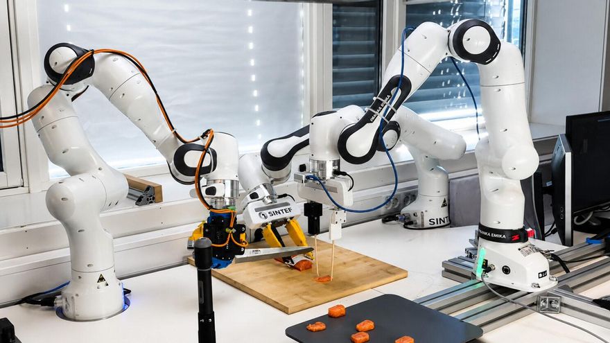Tres brazos, un objetivo: este robot acelera el corte de salmón para sashimi y aprieta la carrera por automatizar cocinas