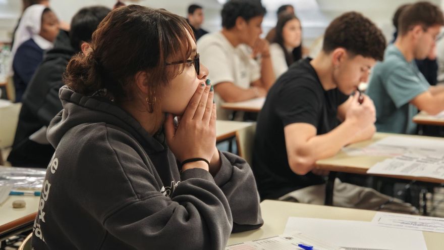 El 94,57 % de los estudiantes aprueba la PAU en Asturias, con menor nota y más suspensos que el año anterior