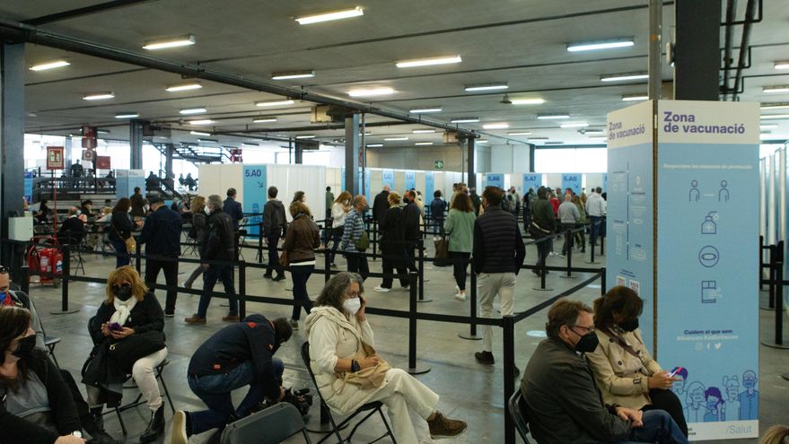 El centro de vacunación de la Fira de Barcelona. EFE/Enric Fontcuberta/Archivo