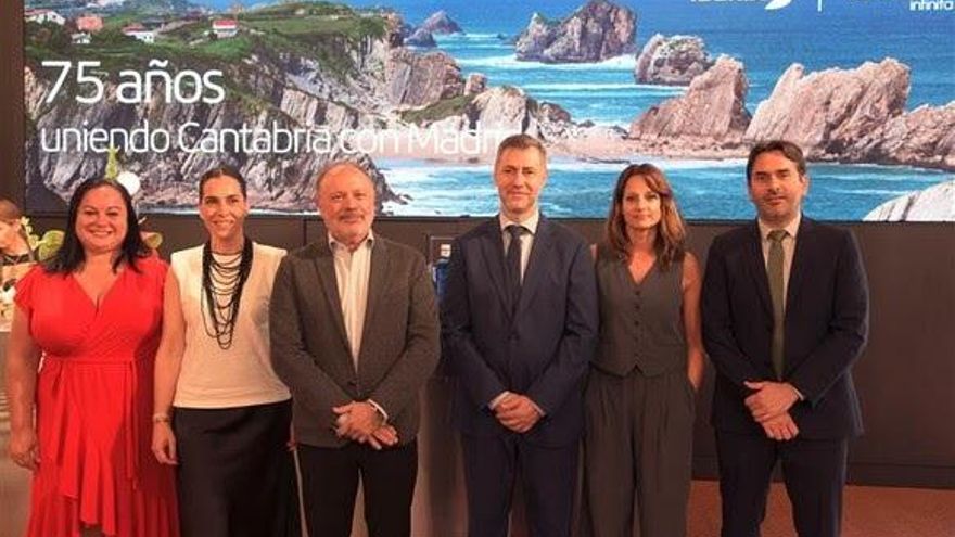 Cantabria e Iberia conmemoran los 75 años del primer vuelo de la aerolínea entre Santander y Madrid