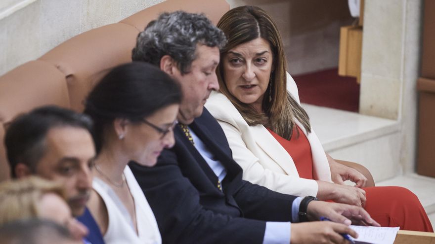 El Gobierno de Cantabria encargó un informe sobre la constitucionalidad de la Ley de Amnistía al margen de sus servicios jurídicos