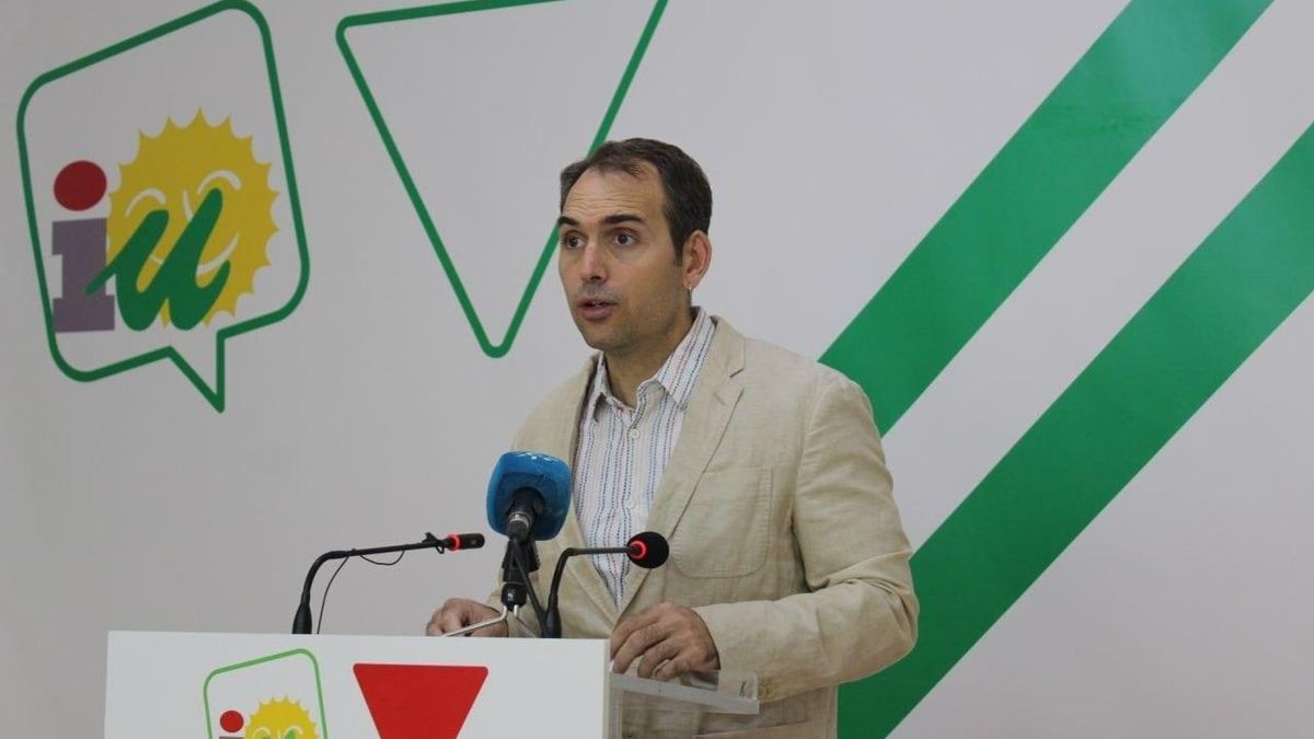Toni Valero, coordinador general de IU Andalucía, en rueda de prensa en una foto de archivo.