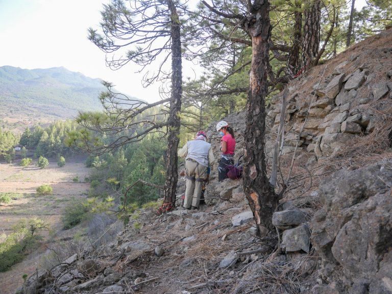 El proyecto de prospecciones, dirigido por la arqueóloga Nuria Álvarez y el espeleólogo y escalador Eduardo Díaz, se inicia en el año 2017 con el fin de incentivar el conocimiento de las poblaciones aborígenes de La Palma.