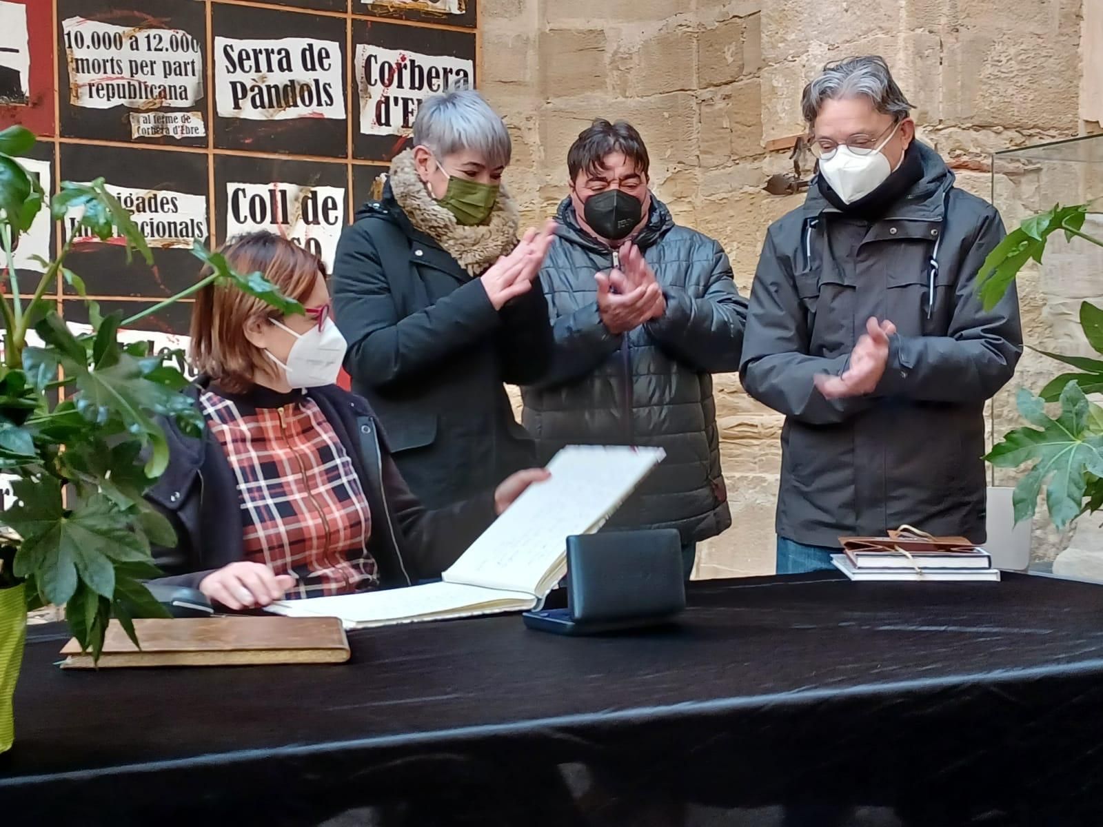 La consellera Rosa Pérez Garijo durante su visita a les Terres de l'Ebre.